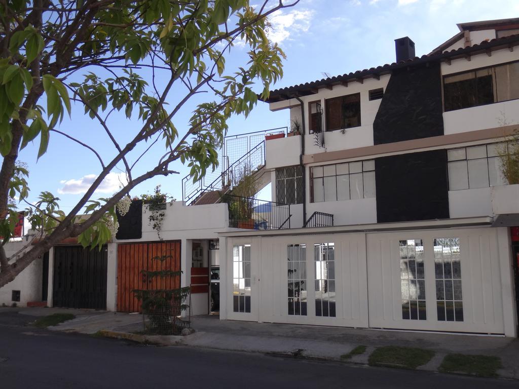 Bed And Breakfast La Uvilla Quito Exterior photo
